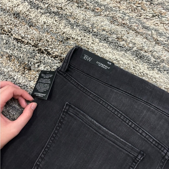 Liverpool Gia Glider Pull-On Shorts Sz 18W NWT | Liverpool Pull-On Mini Shorts - Picture 11 of 14